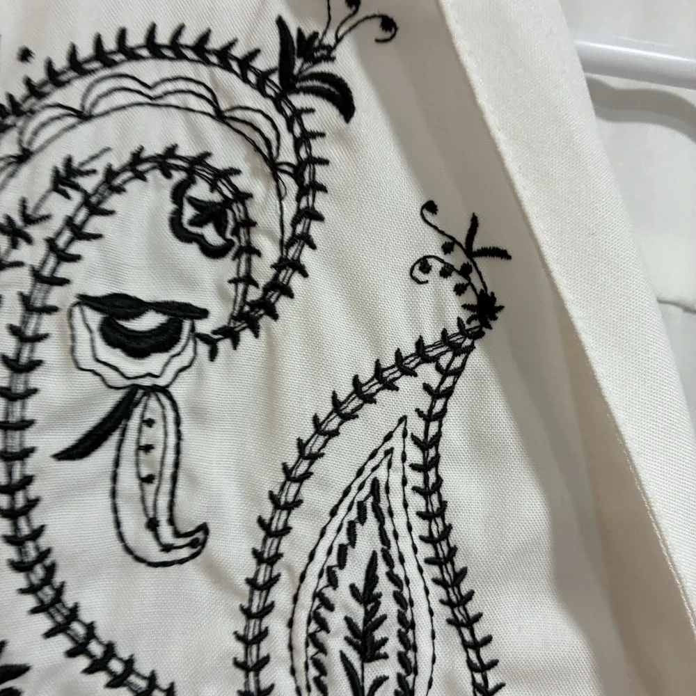 Foxcroft Wrinkle Free White Embroidered Button Shirt Women's Size 12 Classic Fit - Picture 13 of 15